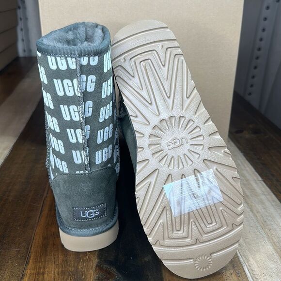 UGG CLASSIC SHORT II UGG GRAPHIC BOOT - Picture 5 of 7